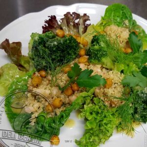 Quinoa Salat mit Kichererbsen & weißen Bohnen