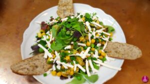 Zucchini-Erbsen-Salat mit Ricotta Salata und Zitronendressing