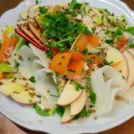 veganer Karotten-Kohlrabi-Salat mit Seidentofu-Dressing