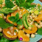 Süßkartoffel-Mandarinen-Salat mit Ahornsirup-Senf-Dressing