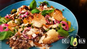 Gebratener Blumenkohl-Linsen-Salat mit Tahini-Dressing - vegan und glutenfrei