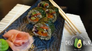 veganes Blumenkohlreis-Quinoa-Sushi leicht gesund & köstlich