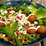 Libanesisches Tabouleh mit Falafel - vegan