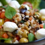 Ein Sommertraum auf dem Teller: Italienischer Dinkel-Graupen-Salat mit Gebratenem Gemüse