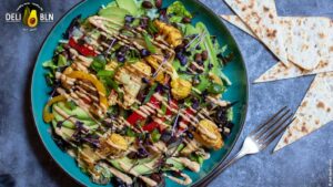 Blumenkohl Fajita Salat - veganes Rezept mit Hummus Dressing