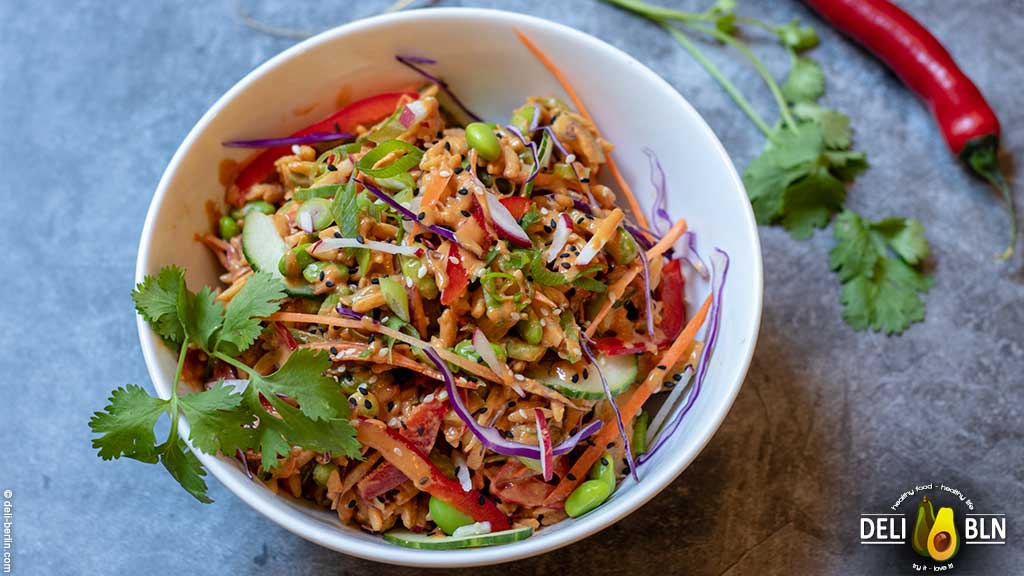 Asiatisch inspirierter Kritharaki-Nudel-Salat