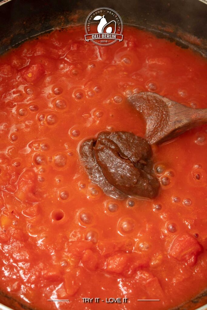 Tomaten-Miso-Nudeln